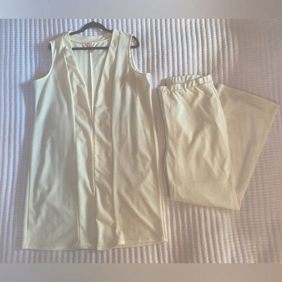 Long Vest With Matching Pants - Picture 1 of 3